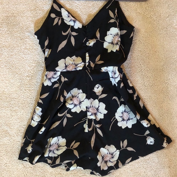 Lulus Romoer - Picture 3 of 3